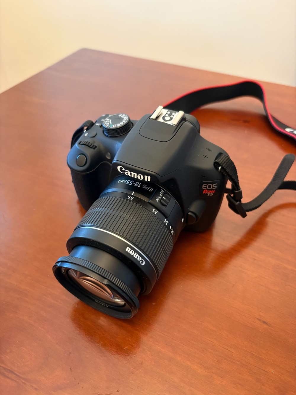 Canon EOS Rebel T5 DSLR Camera Bundle – Good Condition